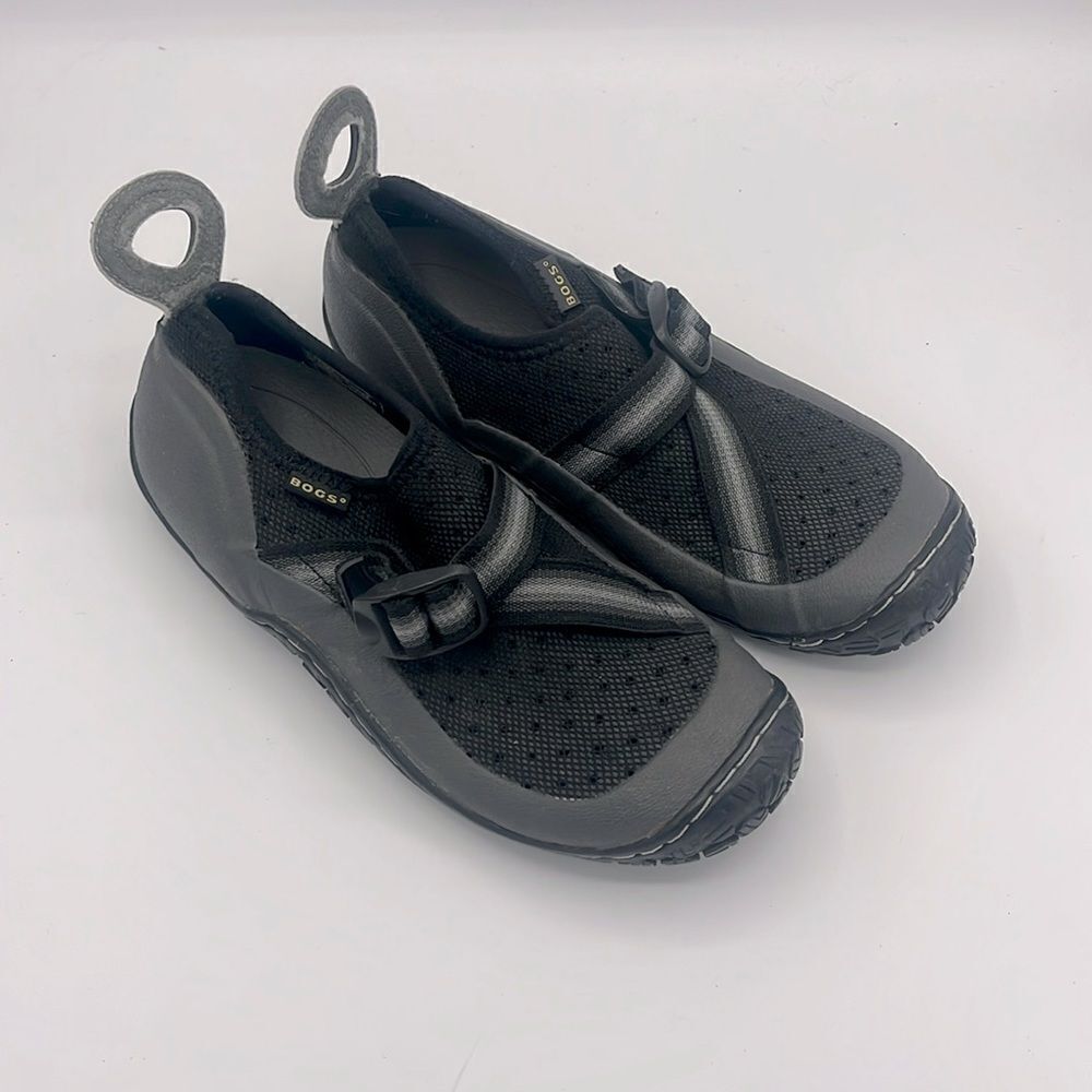 Bogs women’s cross-water Lo water shoe